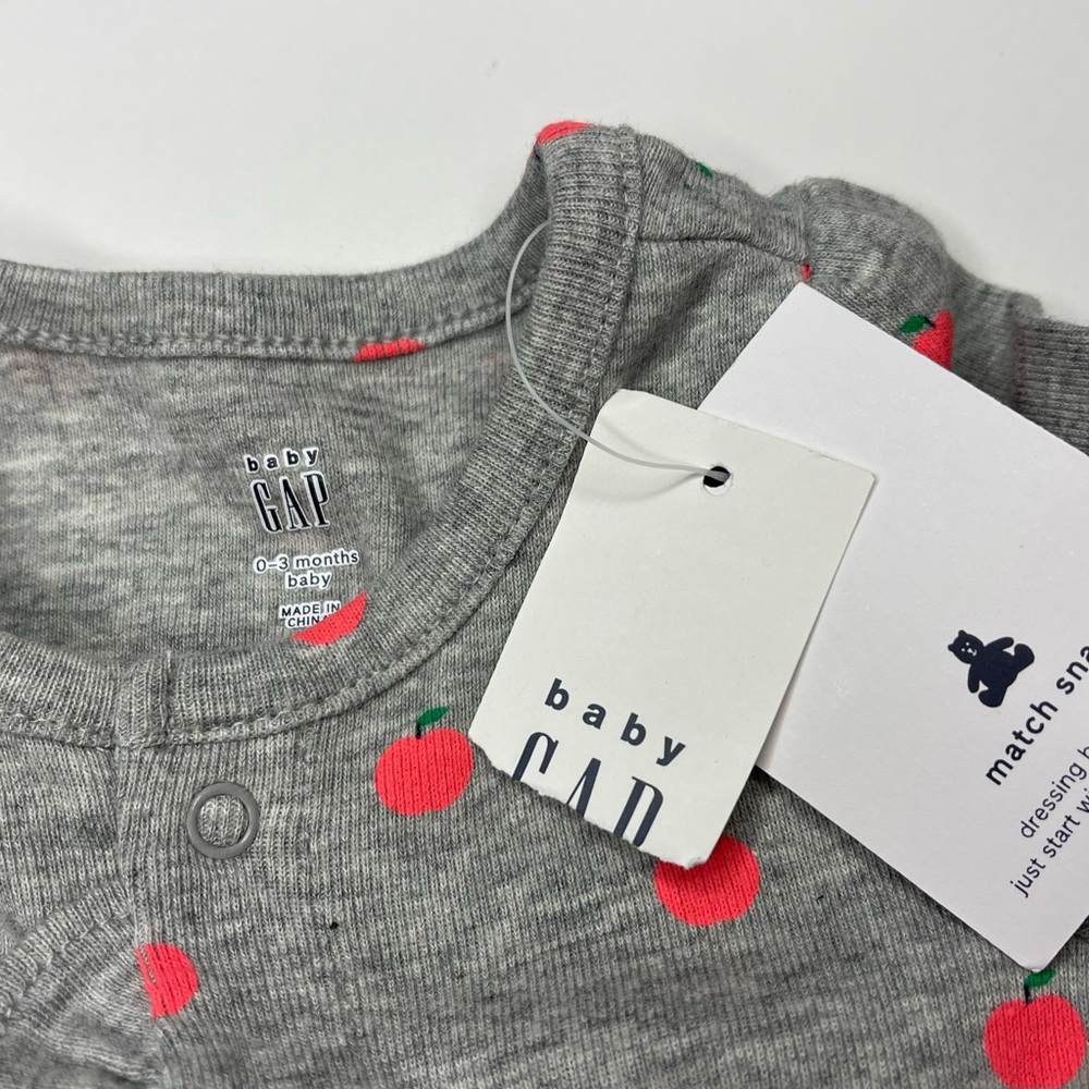 Baby Gap Apple Ruffled Onesie 0-3mth NWT - Picture 4 of 7